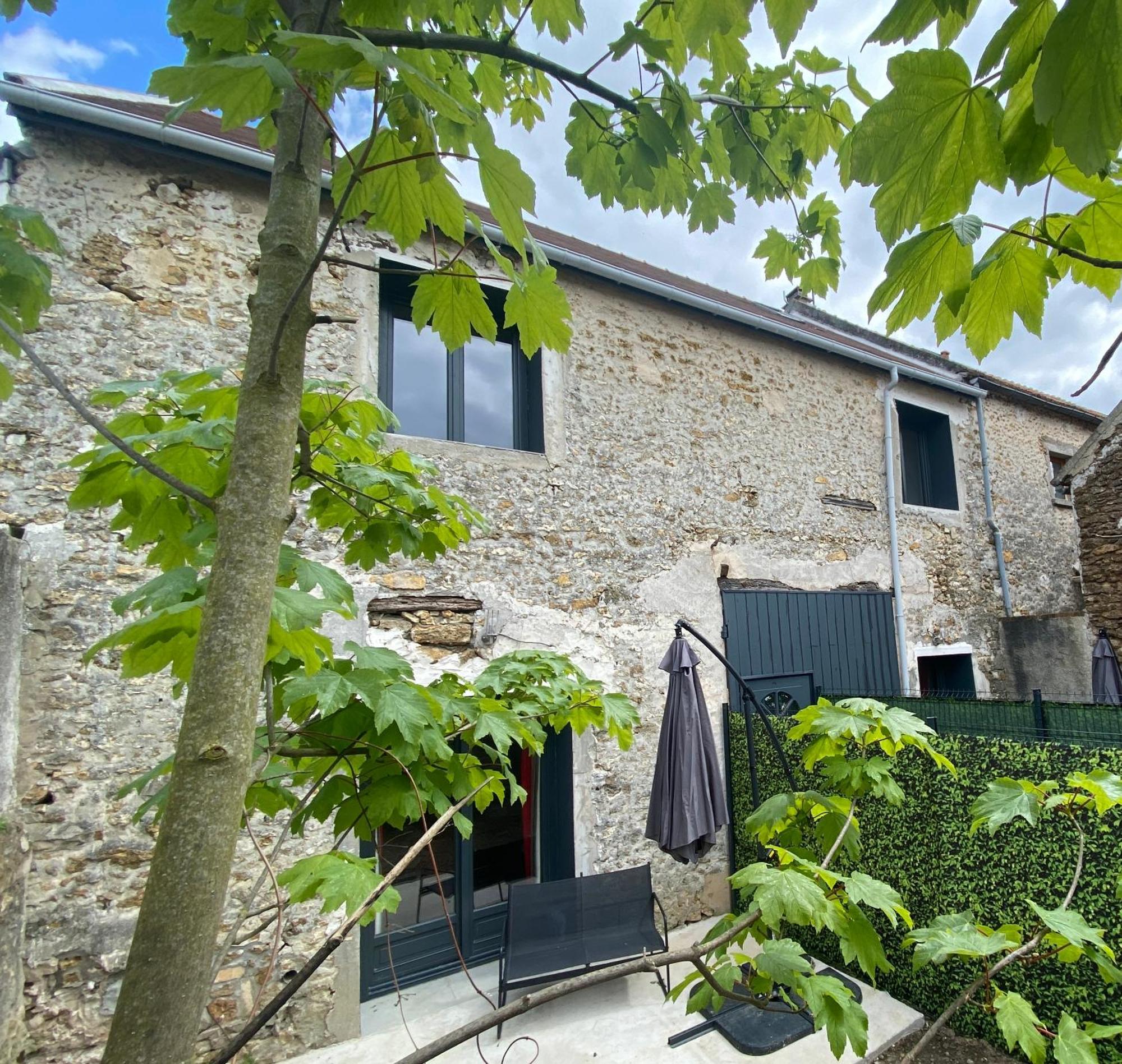 Chez Claire Et Ju Apartment Egly Exterior photo